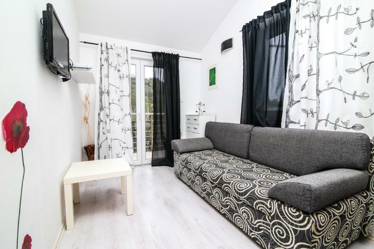 Apartments Alma พอดโกรา ภายนอก รูปภาพ