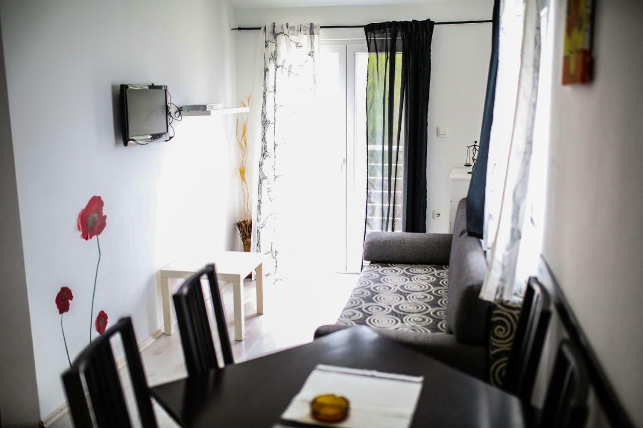Apartments Alma พอดโกรา ภายนอก รูปภาพ