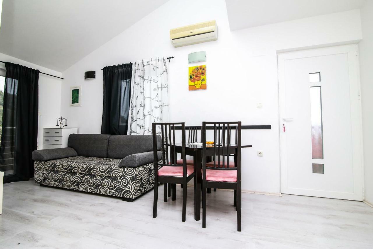 Apartments Alma พอดโกรา ภายนอก รูปภาพ