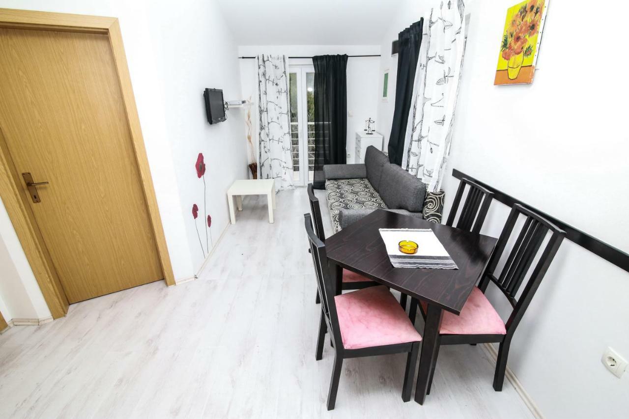 Apartments Alma พอดโกรา ภายนอก รูปภาพ